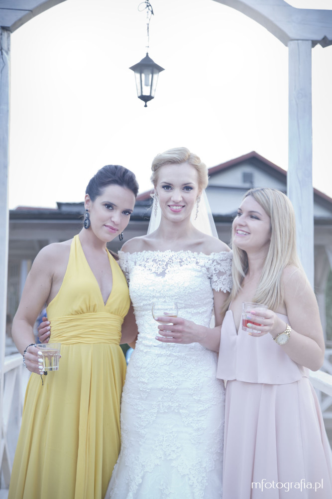 zdjęcie Panny młodej z druchnami